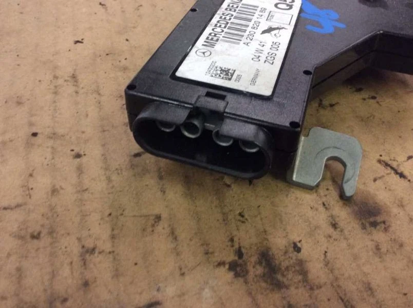 FRONT LEFT ANTENNA AMPLIFIER MODULE FITS 03 04 05 06 MERCEDES BENZ SL500 SL600 - Image 3 of 4