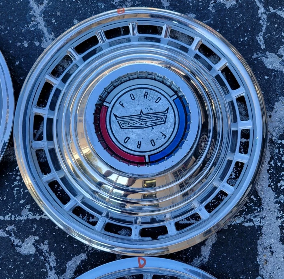 Tapacubos Ford Galaxy 1963 14" (4) usados OEM cubiertas completas en buen estado de conductor Foto 3 de 4