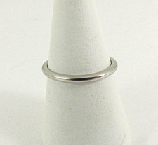 18ct White Gold Wedding Ring Band Plain Hallmarked 1mm Size K with Gift Box