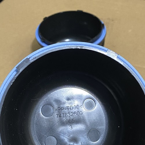 2x OEM GM Headlamp Bulb Dust Cover 2010-2017 Equinox 2015-2021 Colorado 23486492 - Picture 5 of 8