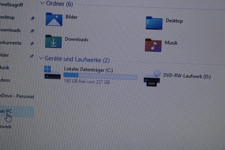 HP Pavilion i5-6200-8gb ram-256gb ssd(FL2455-R40) - Bild 2 von 4