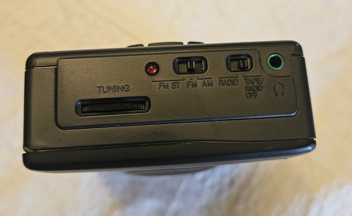 SHARP JC-779カセットプレーヤー Sharp JC 779 Walkman Cassette