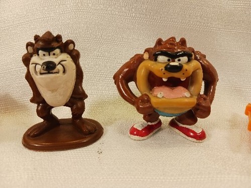 Tasmanian Devil Football 30 oz Mug + Vintage Figures Looney Tunes - Picture 9 of 19