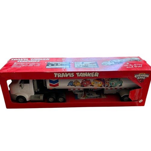 The Chevron Cars Travis Tanker 2005 Chevron Texaco Products Company Factory New - Picture 2 of 7