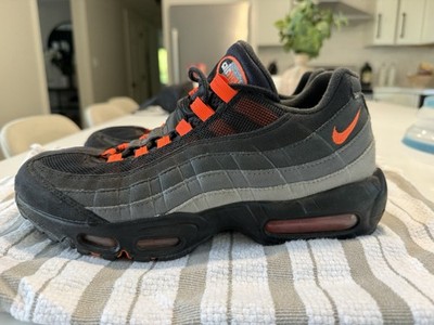 Nike Air Max 95 Black Hyper Crimson Black/Smoke Grey FV4710-002 Low Top