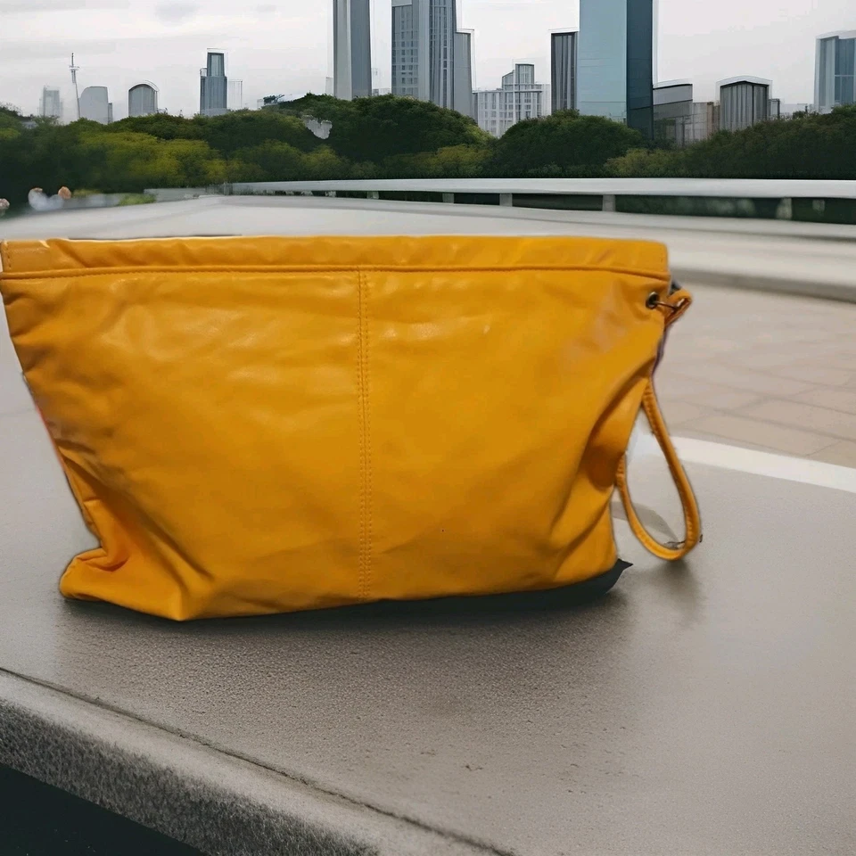 Bolso de Mano Vintage Años 80 Amarillo Mostaza Pacific Connections Con Muñequera (Grande) Foto 4 de 4