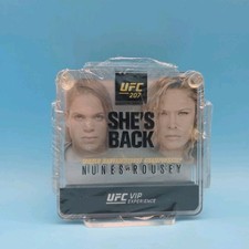 Surprise Ronda Rousey Autograph Cards, Belts in 2013 Topps UFC Knockout 22