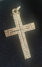 9ct Gold Large Cross Pendant 5.2cm. 3.57g