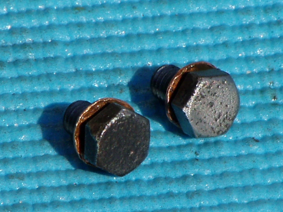 Tornillos de drenaje de aceite para horquilla delantera Honda CB750 GL1100 GL1000 CB350 CB450 CB550 XL500 Foto 2 de 3