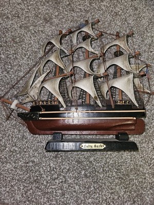 Vtg Cutty Sark (1869) Model 1990s Wooden Three Mast Fabric Sails Pirate Ship