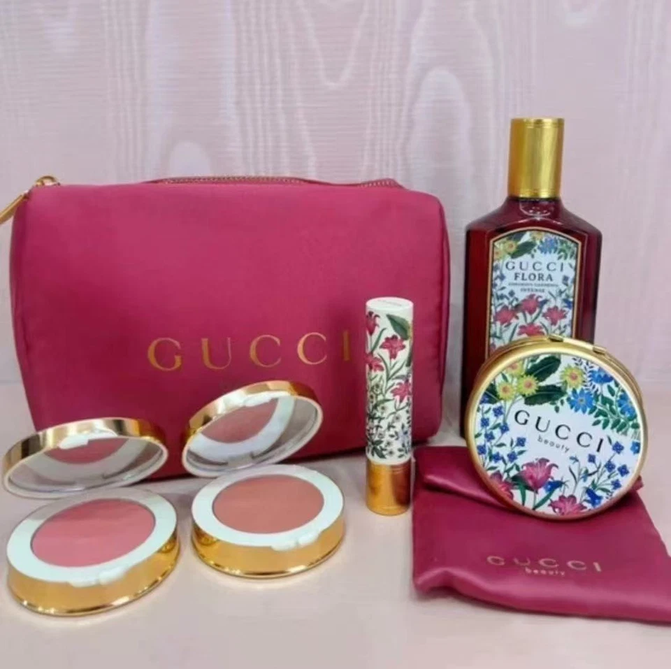 Espejo de Maquillaje Compacto Gucci Patrón Floral Belleza Promo Regalo con Bolsa Foto 4 de 4