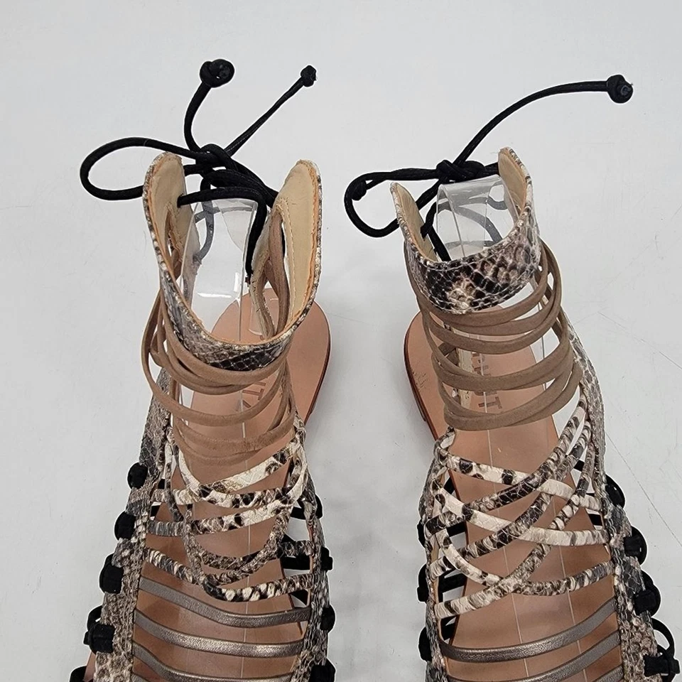 Sandalias de gladiador de cuero Schutz para mujer 8 serpiente tostado neutro negro gris con tiras Foto 4 de 4