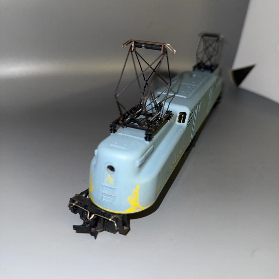 AHM HO  GG1 Locomotive American Railroads 1869/1969 #4902 No Box - Image 4 of 4