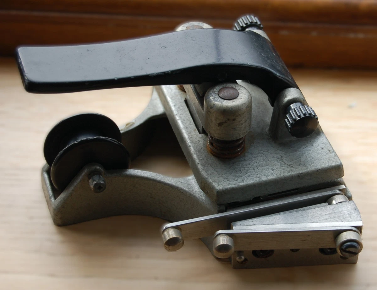 COLLEUSE KING MOVIE film splicer super 8 régular 8 mm et 16 mm EUR 35,00 - FR