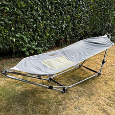 Amazing Outdoors Sturdy Foldaway Hammock in Excellent Condition