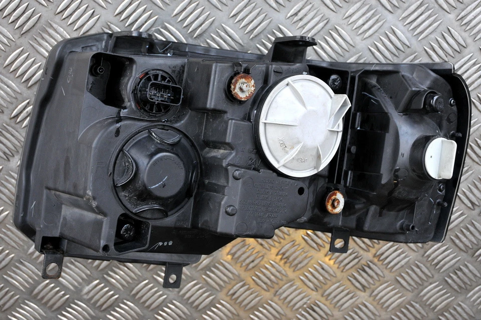 Land Rover Freelander facelift 2004-2006 headlight complete right O/S XBC500940 - Image 4 of 4