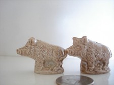 Miniature Ceramic Pig set pair Farm animal figure 1 1/4" vintage
