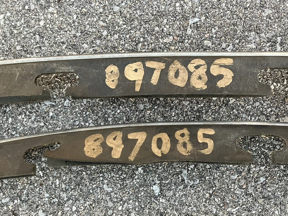 41 Dodge Plymouth exc 7 pasajeros sedán guardabarros trasero ribete par NOS 897085 Foto 3 de 4