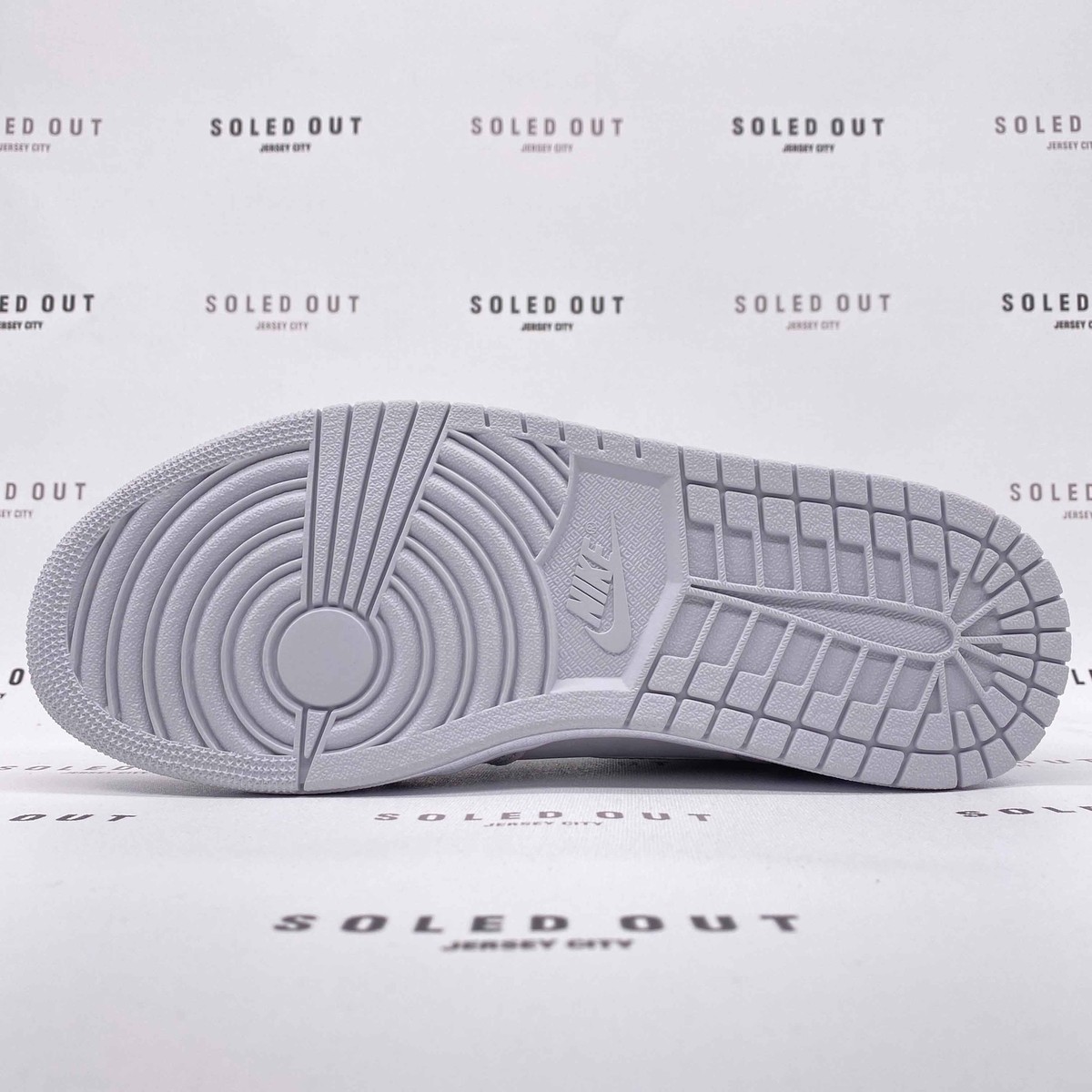 e*s様 2020年製　jordan1 Jordan Air Jordan 1 Mid SE Grade-School – DTLR