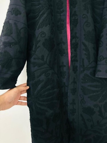 Bata Kimono Negra / Abrigo Largo Bordado Negro / Chaqueta Boho Hecha a Mano Talla Única - Imagen 2 de 5