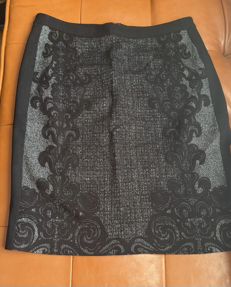 Falda negra hasta la rodilla Diane Von Furstenberg talla 10