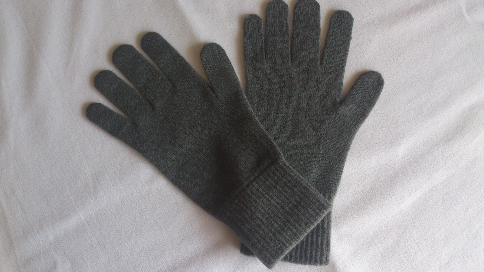 GUANTES CASHMERE MUJER.COLOR GRIS VERDOSO.TALLA UNICA.CACHEMIRA 100%.