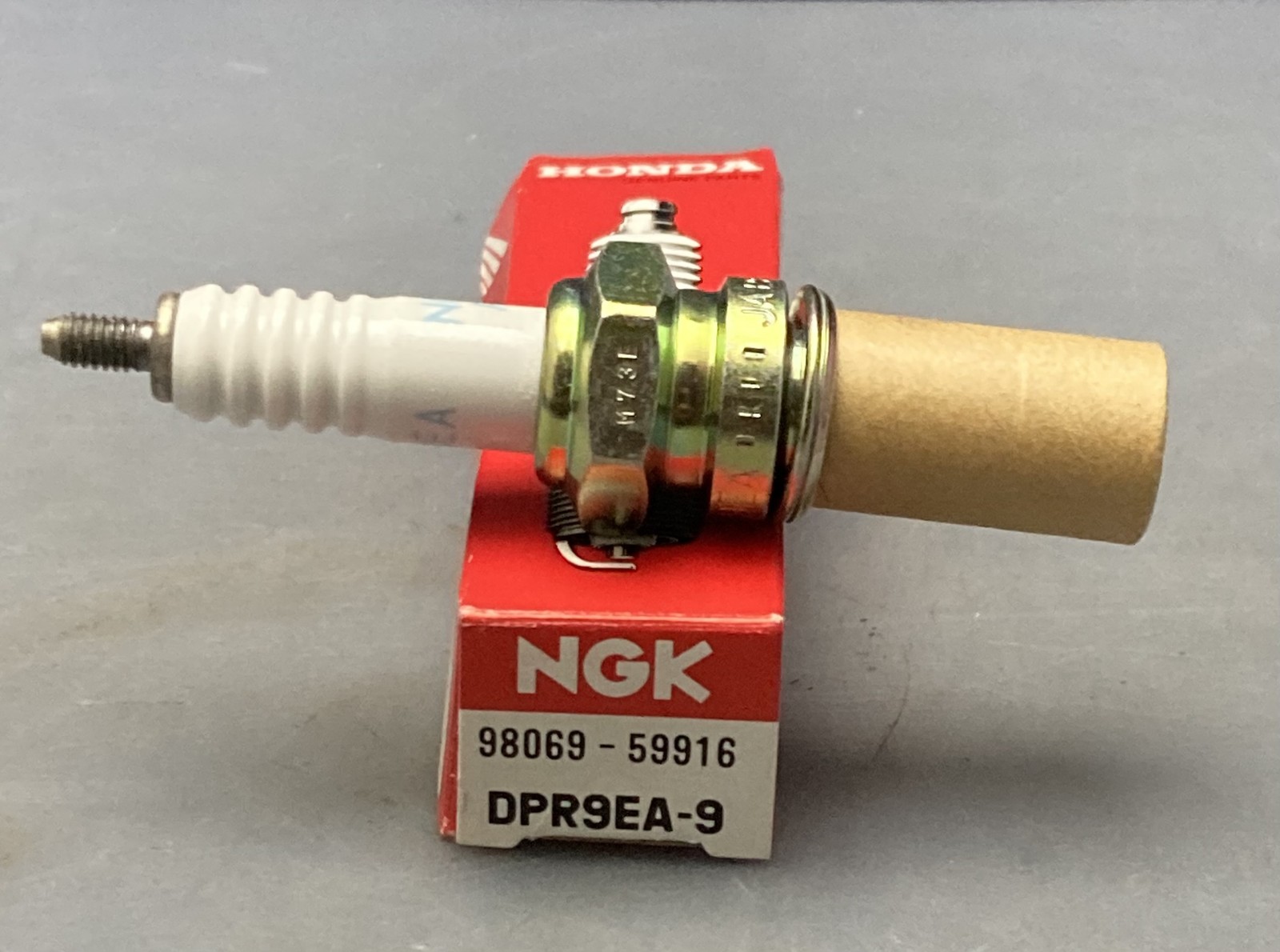 New Genuine Honda DPR9EA-9 Spark Plug