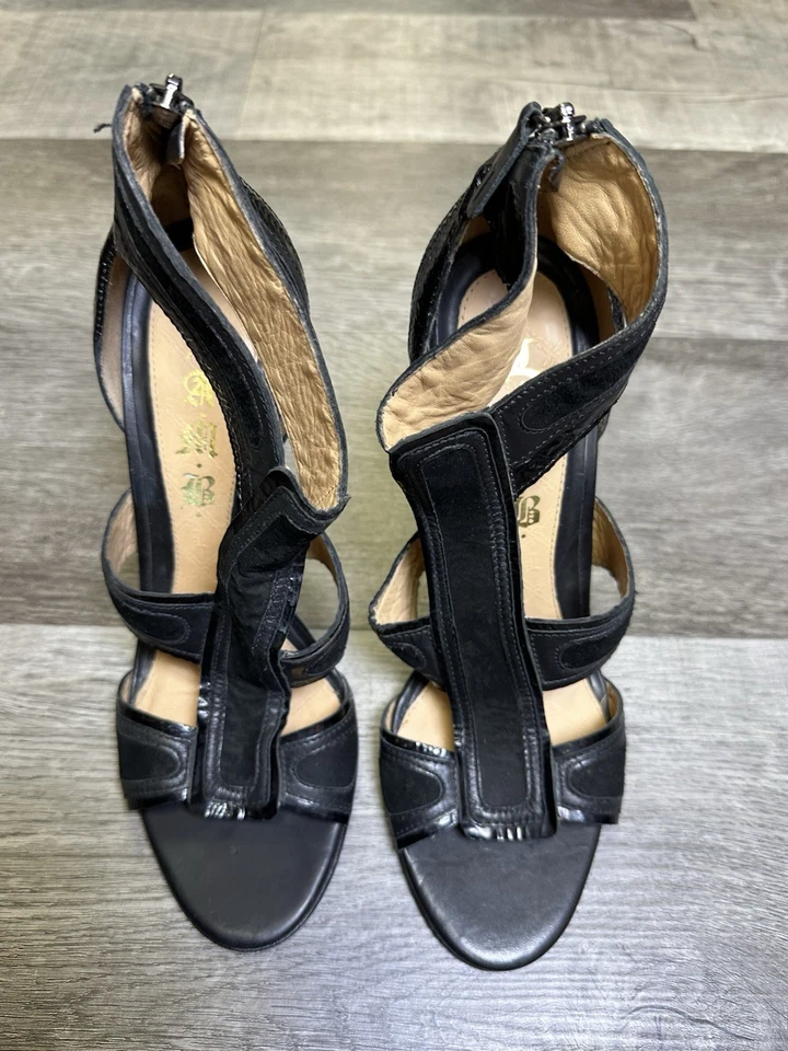 L.A.M.B. Sandalias de tacón alto con tiras recortadas de cuero negro talla 9M hechas en Brasil Foto 2 de 4