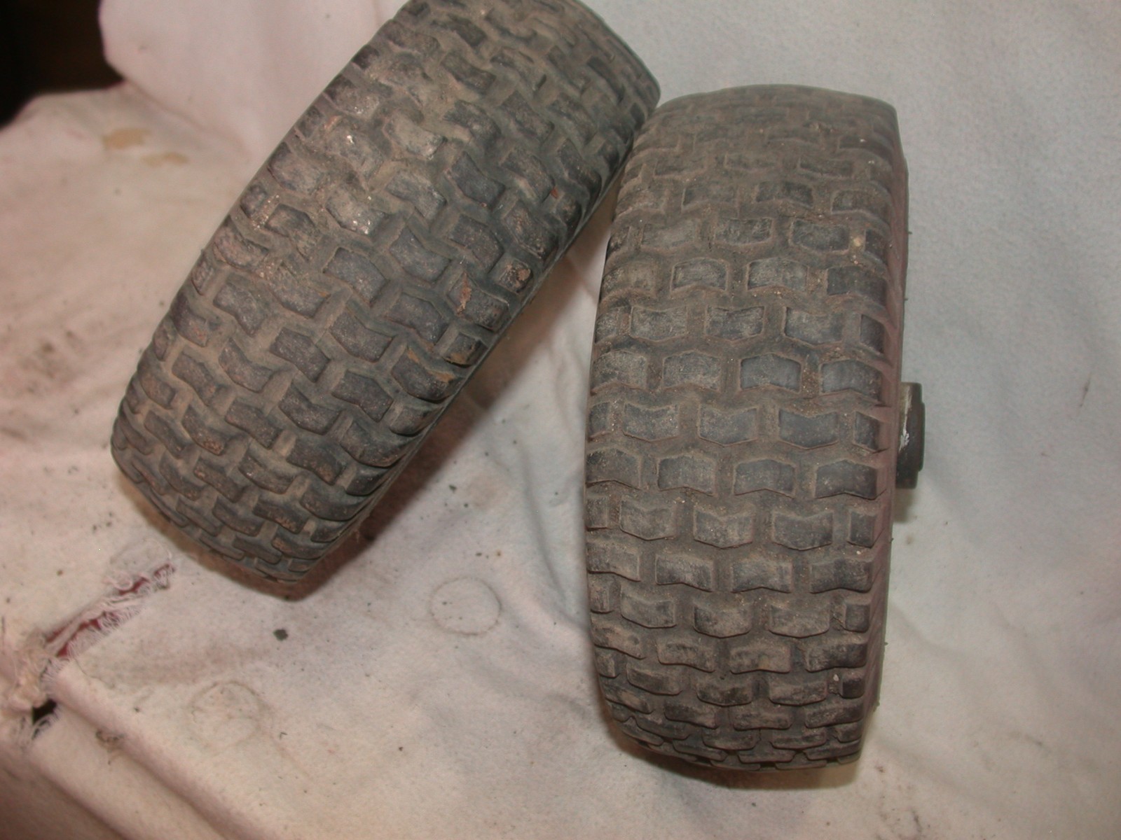 Snapper Rear Engine Rider OEM used 4/10 3/50 front tires with tubes ...