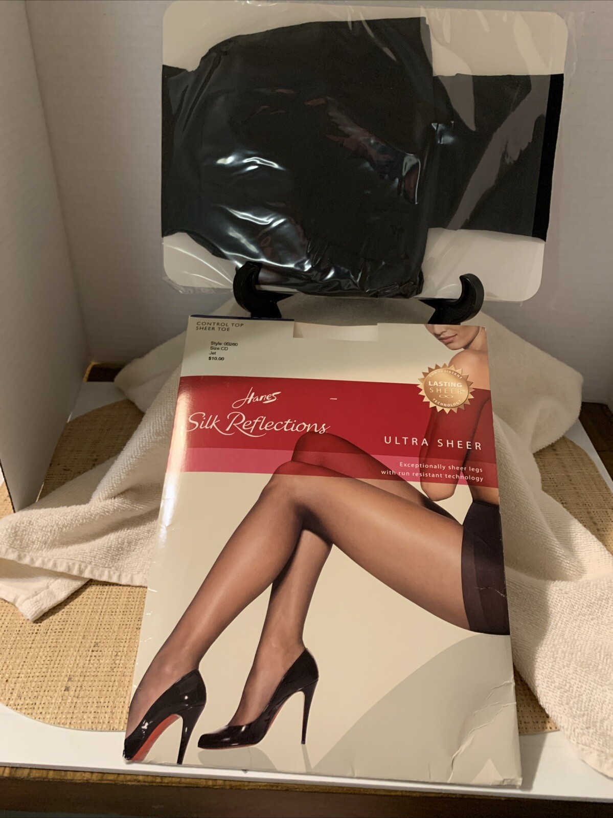 Hanes Silk Reflections Control Top Sheer Toe CD Jet Ultra Sheer