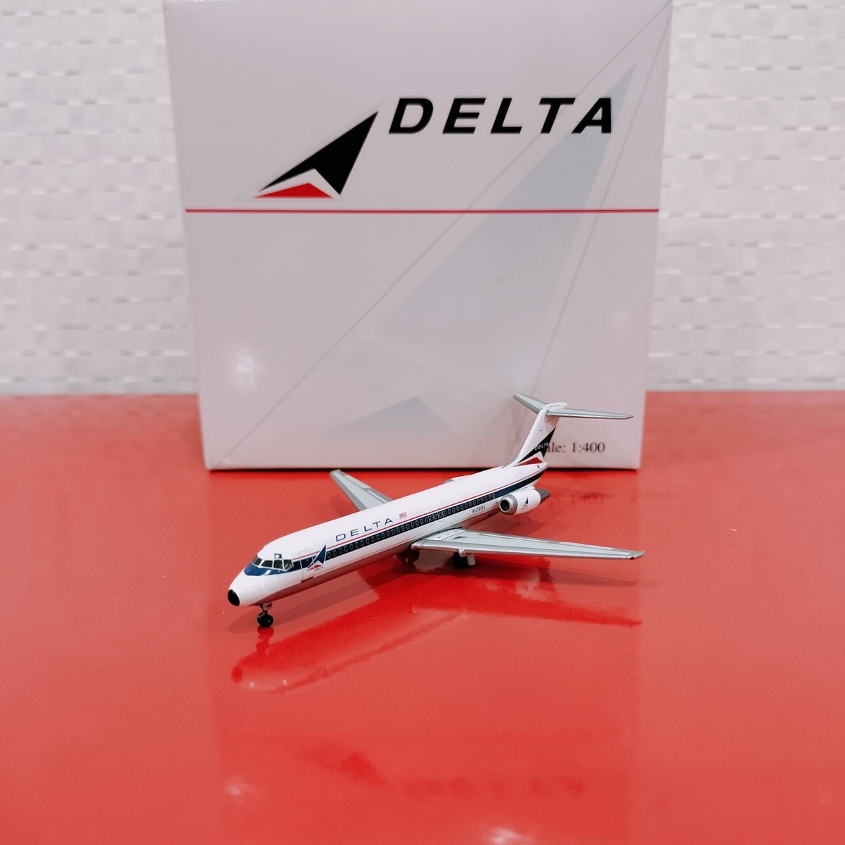 Navigator 1/400 McDonnell Douglas DC-9-32 Delta N1265L airplane