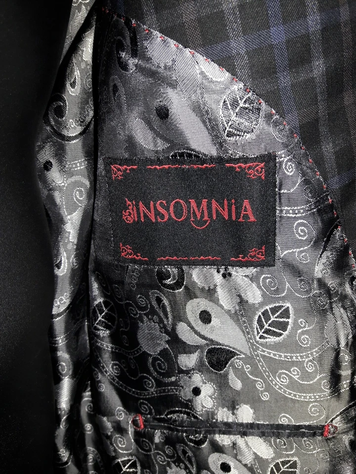 Insomnia :: Gray Plaid Blazer w/ Black Velvet Accents, 40R - UK London Style - Image 4 of 4