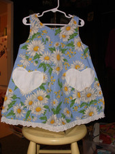 Vintage Girls' Blue Daisy Printed Handmade Dress with Eyelet Heart Pockets 4T