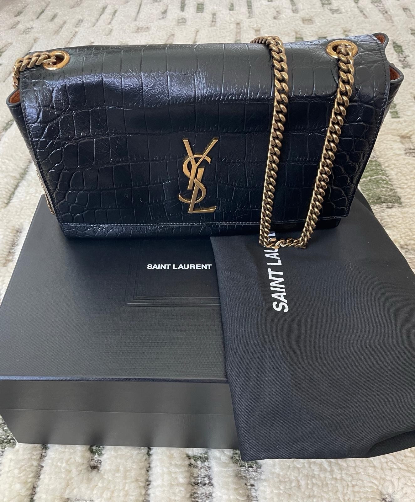 Borsa a tracolla Saint Laurent Kate media reversibile con catena