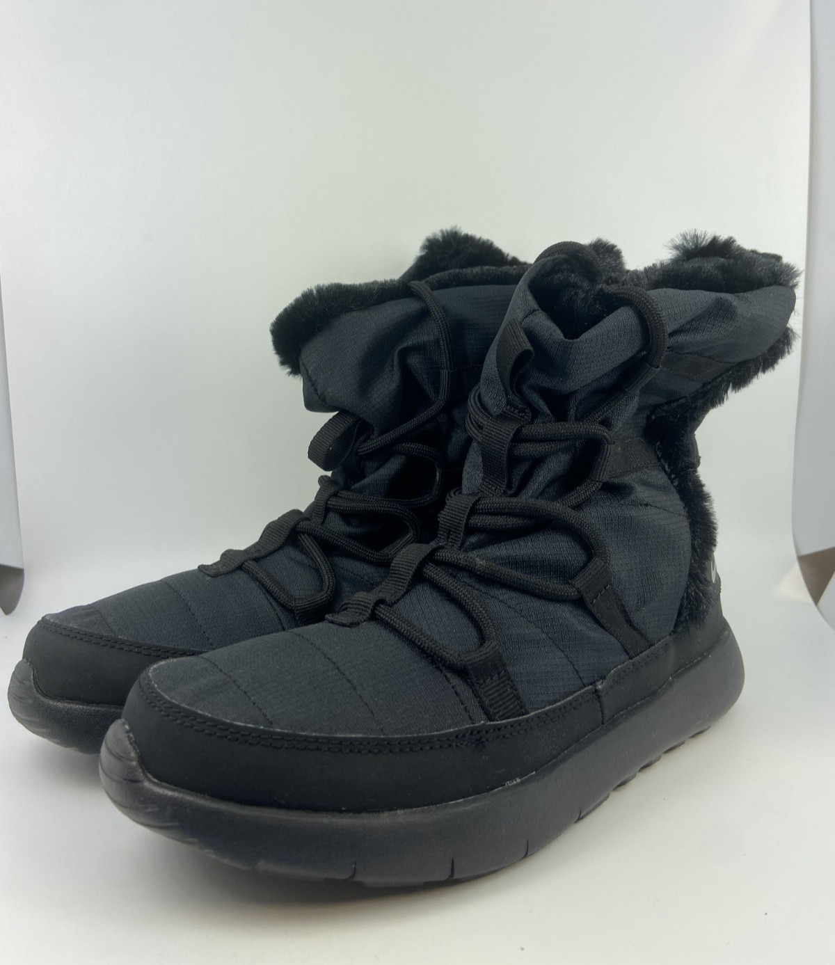 807759-001 (PSV) Size 3 Youth Nike Roshe One Hi Black/Metallic Silver -NIB thumbnail 2