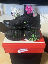 Nike Air Max Plus Herren Sneaker Low Top Mesh...