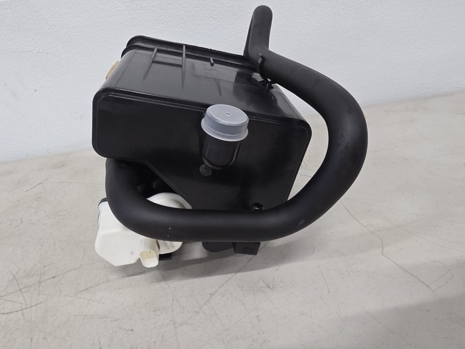 2017-2021 MCLAREN 570S FUEL GAS EVAPORATOR CHARCOAL CANISTER 11K0057CP OEM
