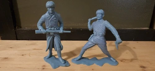 Vintage 1980's Plasti Marx WWII Russian Soviet Soldiers Lot of 2 (2 & 5)