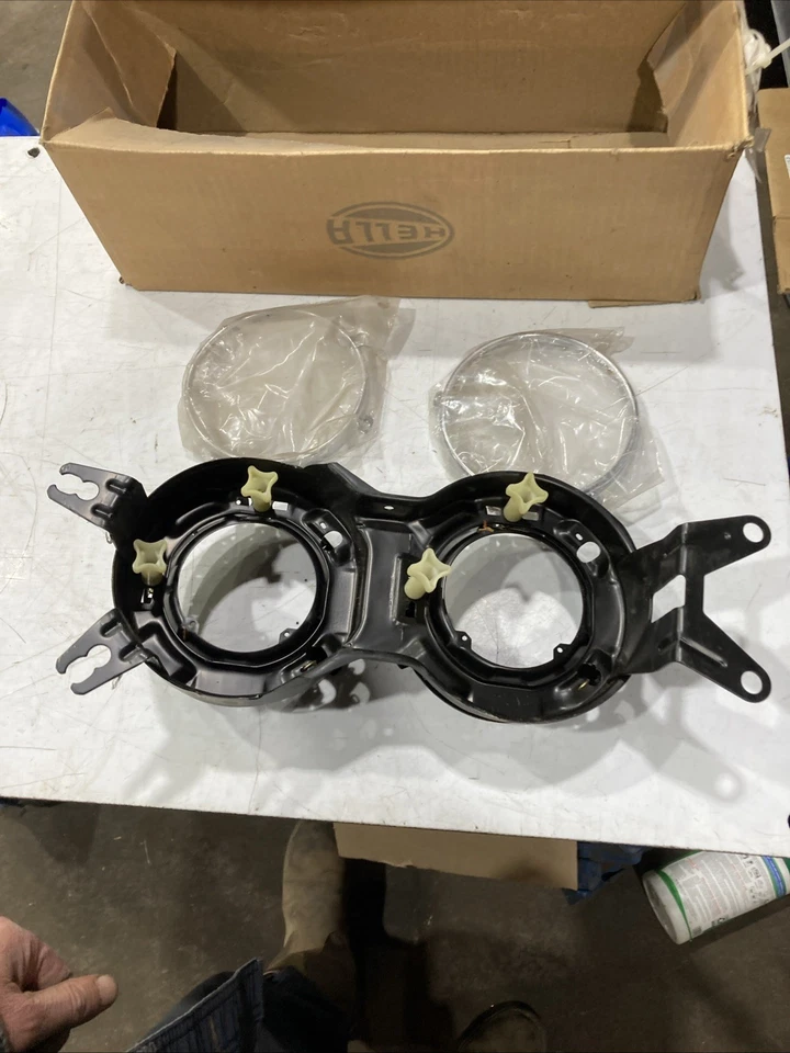 BMW 733i 735i 1983-1987 cubo luz derecha anillos cromados 63121371382 nuevo OEM Foto 2 de 4