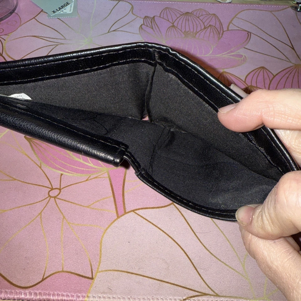 Ecko Rhino Wallet Unlimited World Famous Rhino Billfold Black Vintage - Image 4 of 4