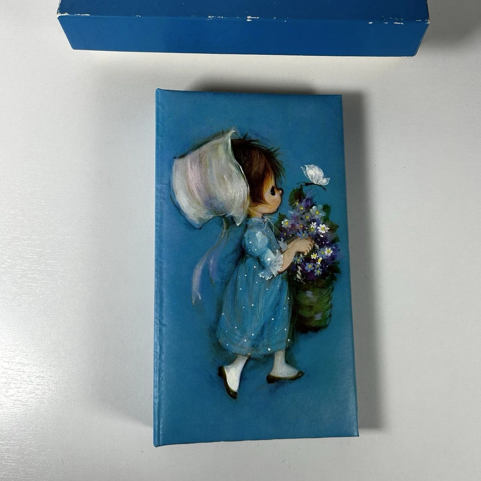 ÁLBUM DE FOTOGRAFÍAS DE COLECCIÓN SELLO 3.25” X 4.25” Polaroid 72 Ranuras Niña Flores Vestido Foto 2 de 4