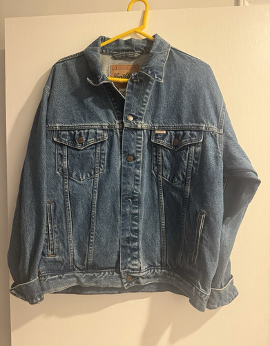 Levi Strauss Vintage Men’s Size Large Blue Jean Jacket UPC 039307701570