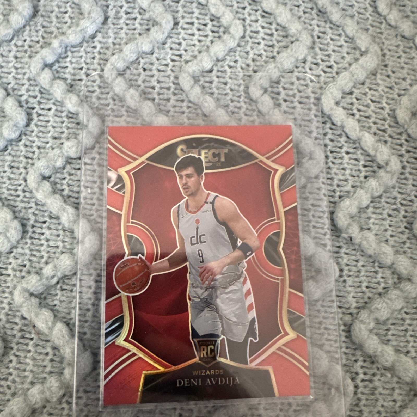 2020-21 Select Basketball Deni Avdija #69 Concourse True Red prizm # /199 Wizard