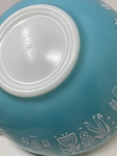 Pyrex Amish Butterprint 444 Turquoise 4 qt Cinderella Mixing Bowl MCM Vintage - Picture 16 of 16