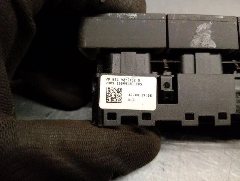 5E1927132M interruptor para SKODA OCTAVIA III (5E3 NL3 NR3) 1.6 2012 5220986 - Imagen 4 de 4
