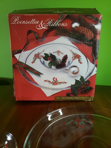 Poinsettias & Ribbons 2 pc Chip & Dip Set - Picture 3 of 3