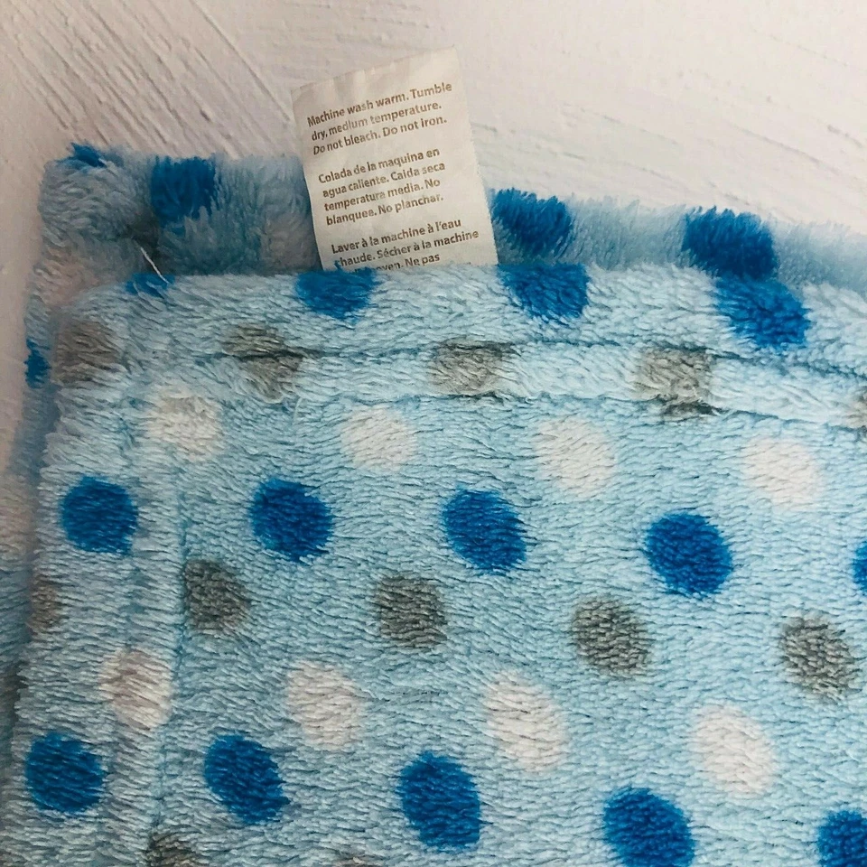 Manta azul bebé cómoda blanca gris lunares bordada cachorro perro polar Foto 4 de 4