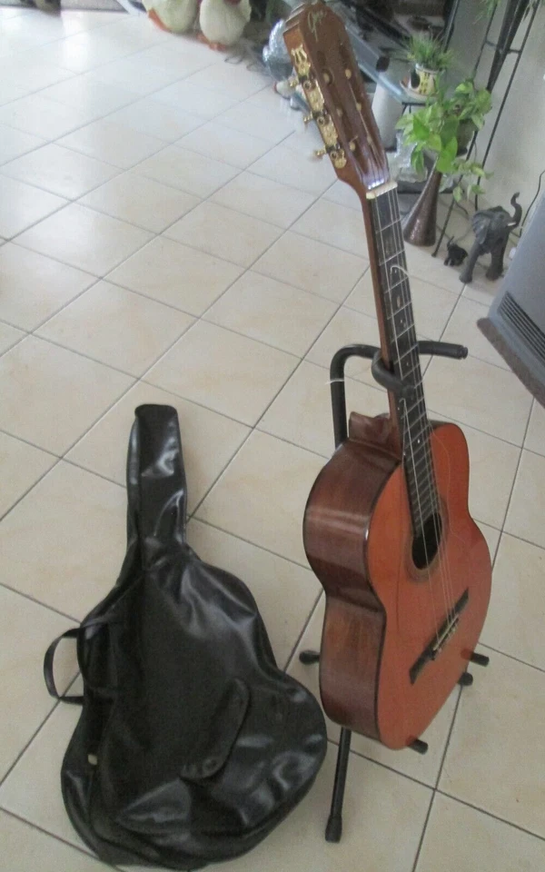GOYA G-10 1970's Classical Guitar, Walnut Back/Sides +Case/Bag + Stand Save $$$$ - image 4 of 4