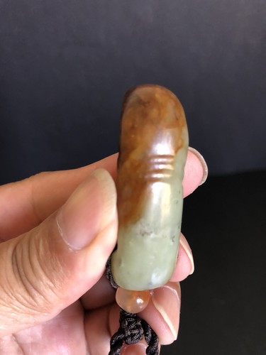 Silkworm pupa pendant玉蚕蛹吊坠