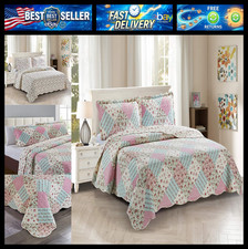 Brilliant Sunshine Pink and Green Rose Patchwork, 3-Piece Quilt Set with 2 Shams